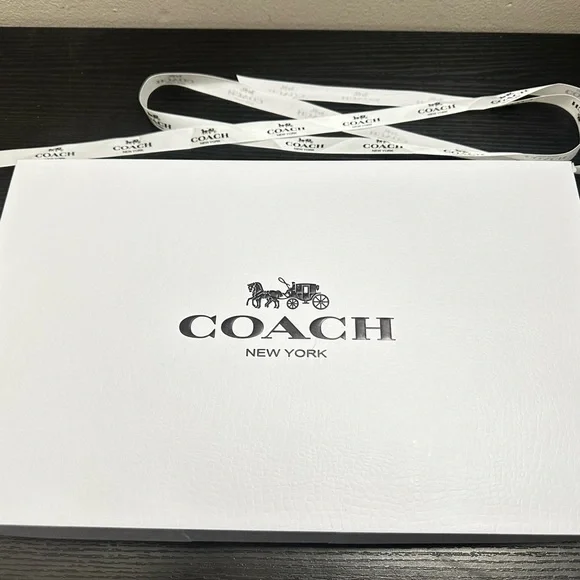 Coach Reversible Signature Cashmere
Muffler Women's Black/Grey - Picture 4 of 4